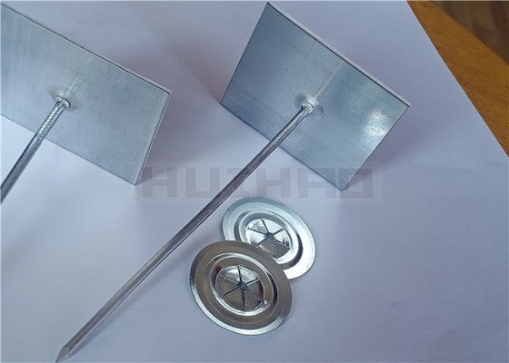 Peel d'acier galvanisé et accrochages d'isolation de presse 50x50x2,7 mm sur la surface du conduit ou du mur