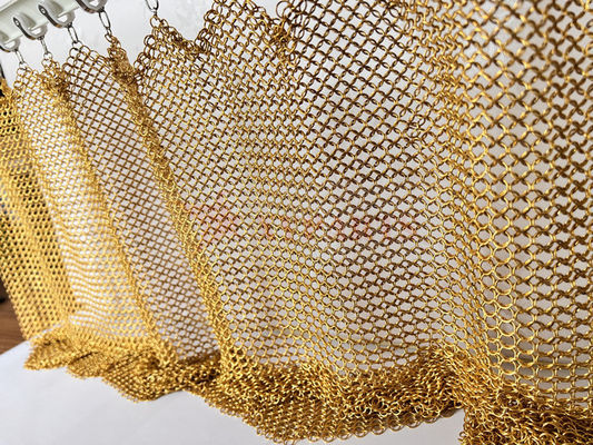 0.8x7mm Rideau en acier inoxydable de couleur dorée pour séparateur d'espace et décor architectural