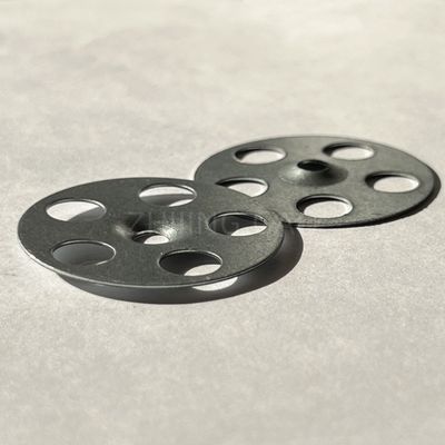 Rondelles pour panneaux isolants rigides à installation facile pour la fixation des panneaux de construction