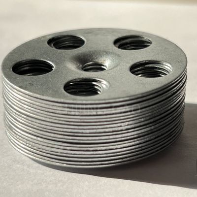 Rondelles pour panneaux isolants rigides à installation facile pour la fixation des panneaux de construction