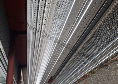 Caillebotis perforé en acier galvanisé pour marches d'escalier