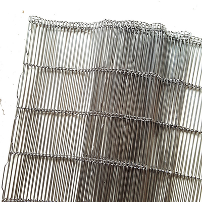 Rideau en treillis métalliques flexibles pour le fond