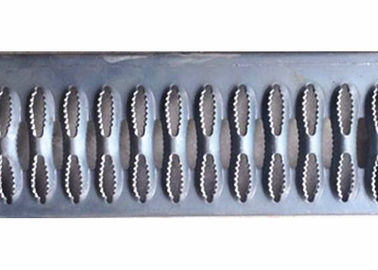 Caillebotis perforé en acier galvanisé pour marches d'escalier