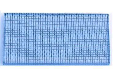 Verre feuilleté avec tissu maillé métallique doré