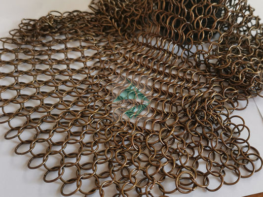 Écrans de cheminée en métal avec une maille de couleur ancienne