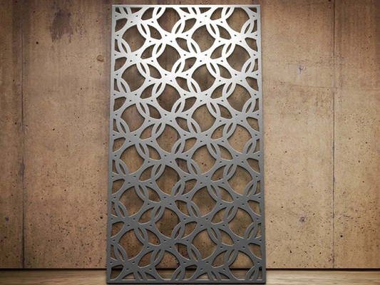 Panneau en treillis d'aluminium découpé au laser 1220x3050mm pour clôture extérieure