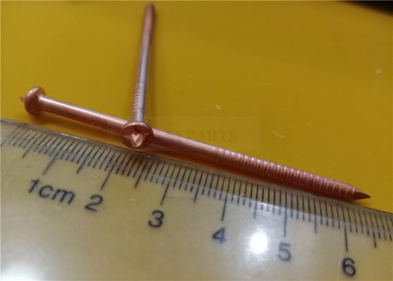 le soudage des goujons de 3mm x de 65mm goupille l'isolation d'acier doux avec les rondelles de freinage d'individu de 38mm